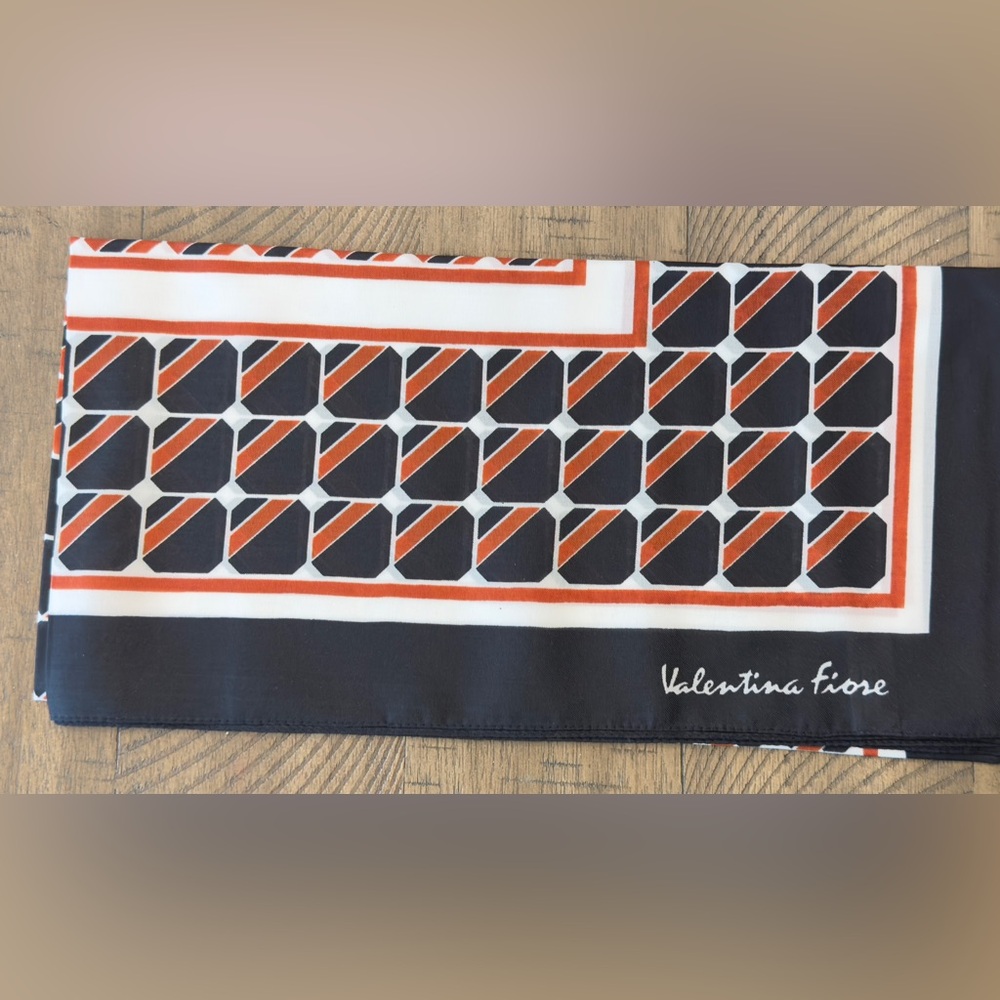 Valentina Fiore Vintage Scarf|Black Brown White|25x25|Polyester|EUC|Worn Once